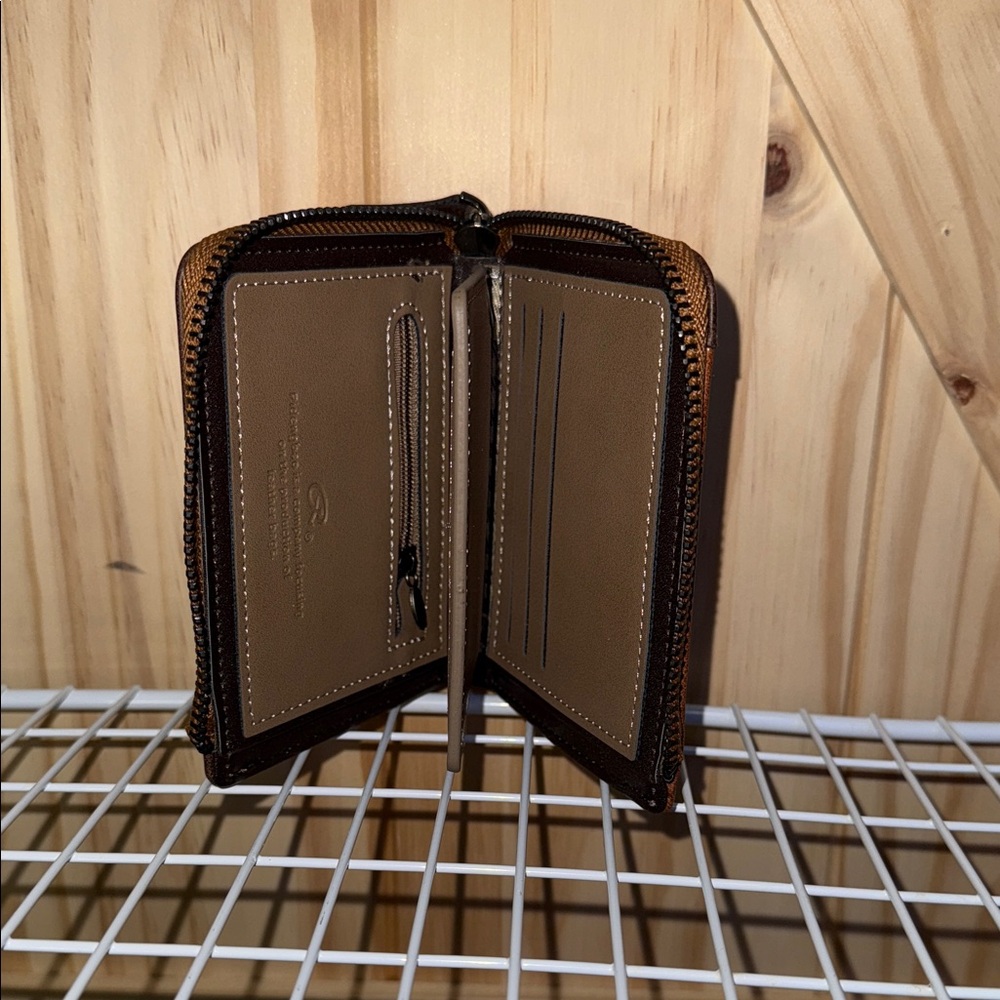 NWOT Pidengbao Brown Leather Wallet - Picture 4 of 8